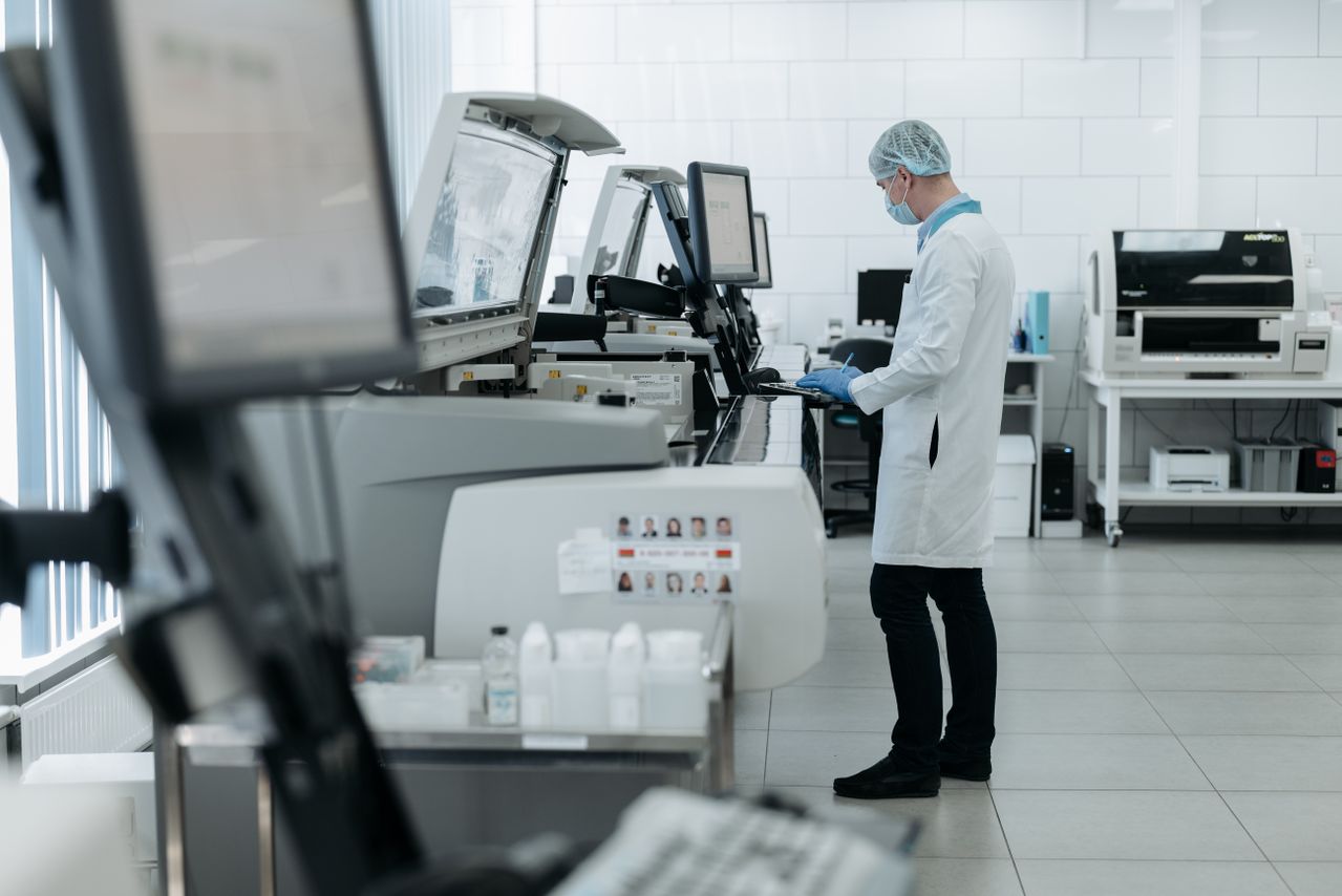Facilities oversight equipment and asset tracking